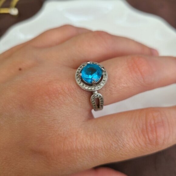 Beautiful Vintage Sterling Silver Royal Elegant Blue Topaz Crystal Ring size 7.5 - Picture 4 of 11